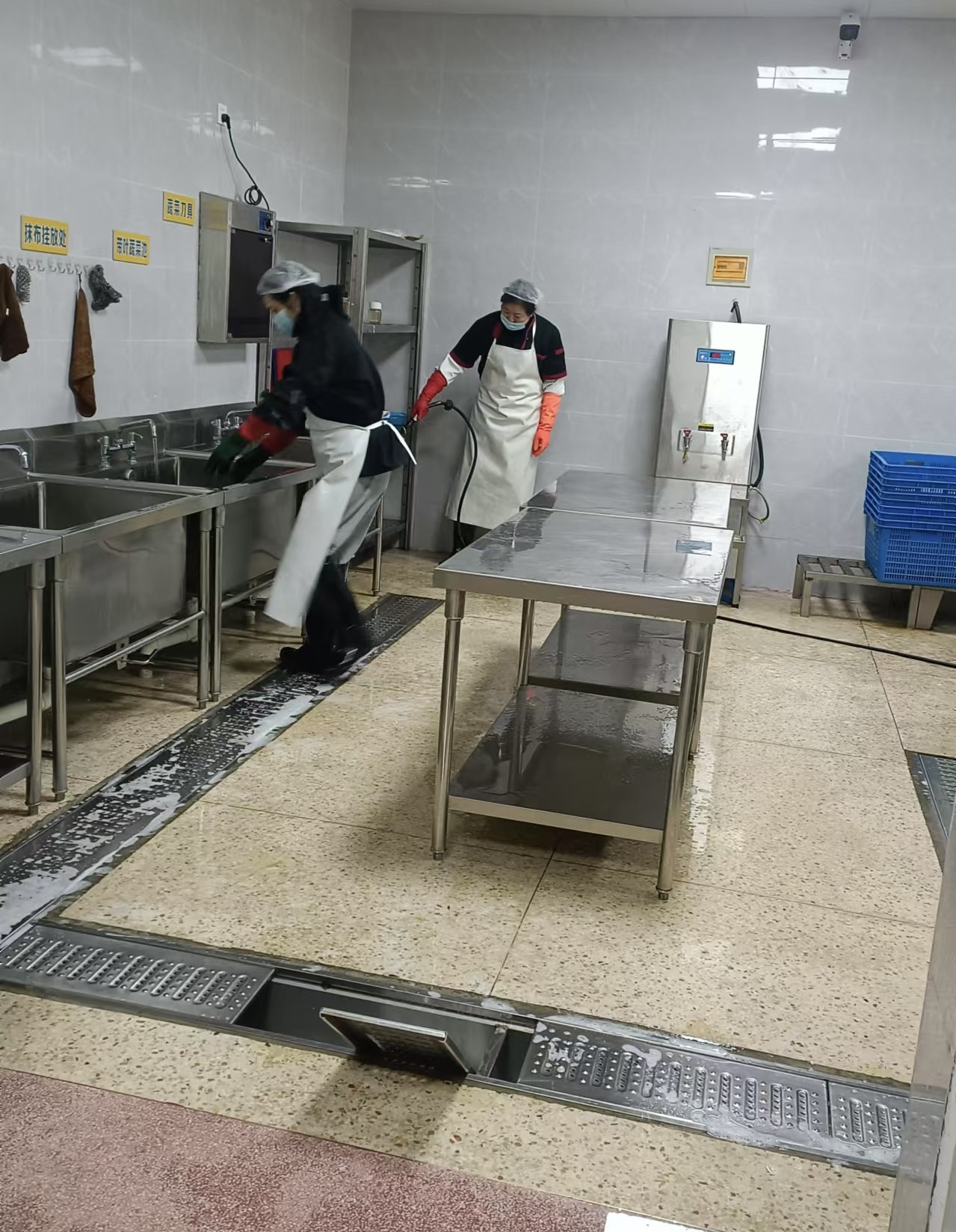 食堂大扫除1.jpg